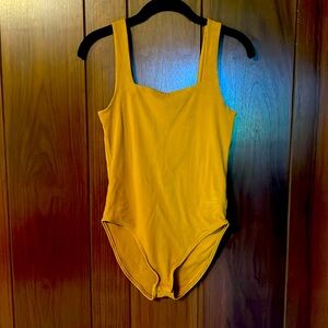 Squared-neckline orange bodysuit